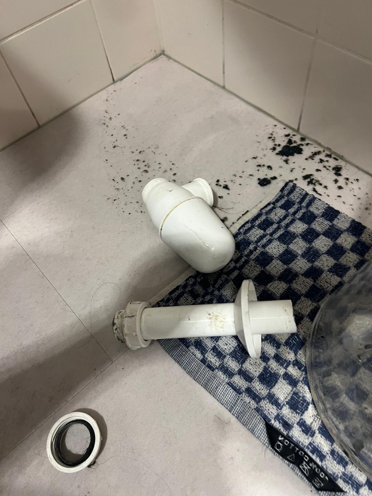 Wasbak verstopping en sifon lekt